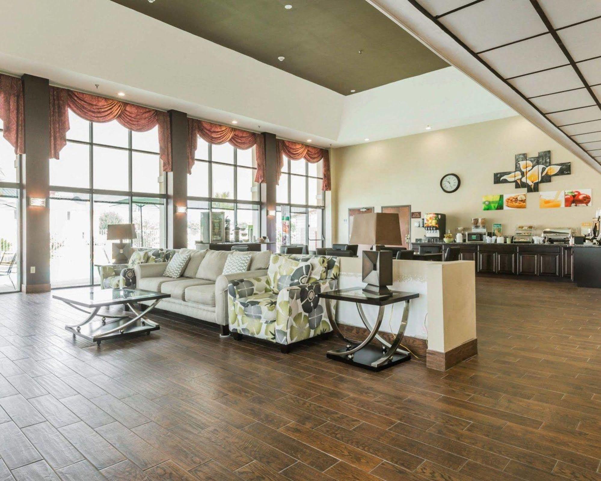 Quality & Near Coliseum And Hwy 231 North Hotel 2*