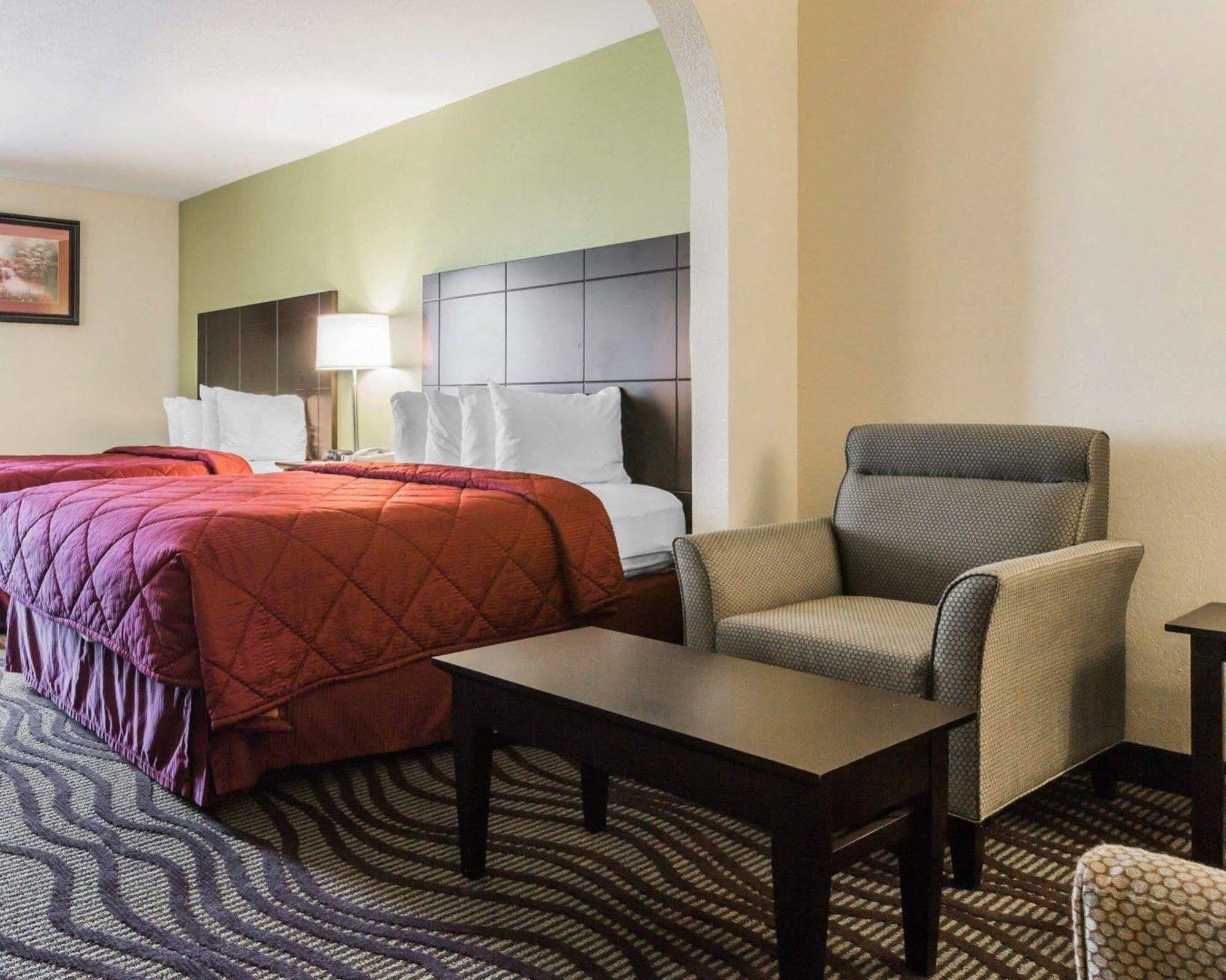 Hotel Quality & Near Coliseum And Hwy 231 North